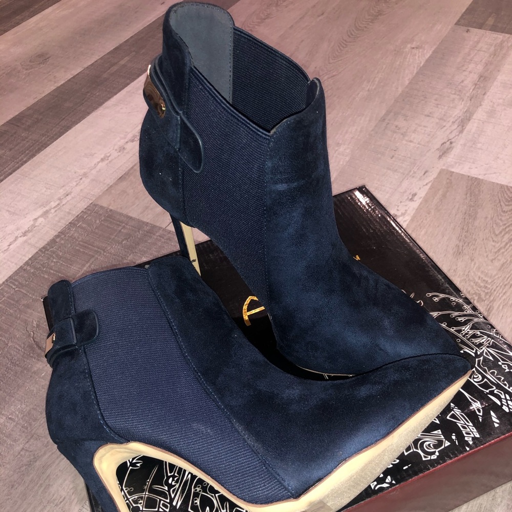 Heel Booties - Picture 4 of 4